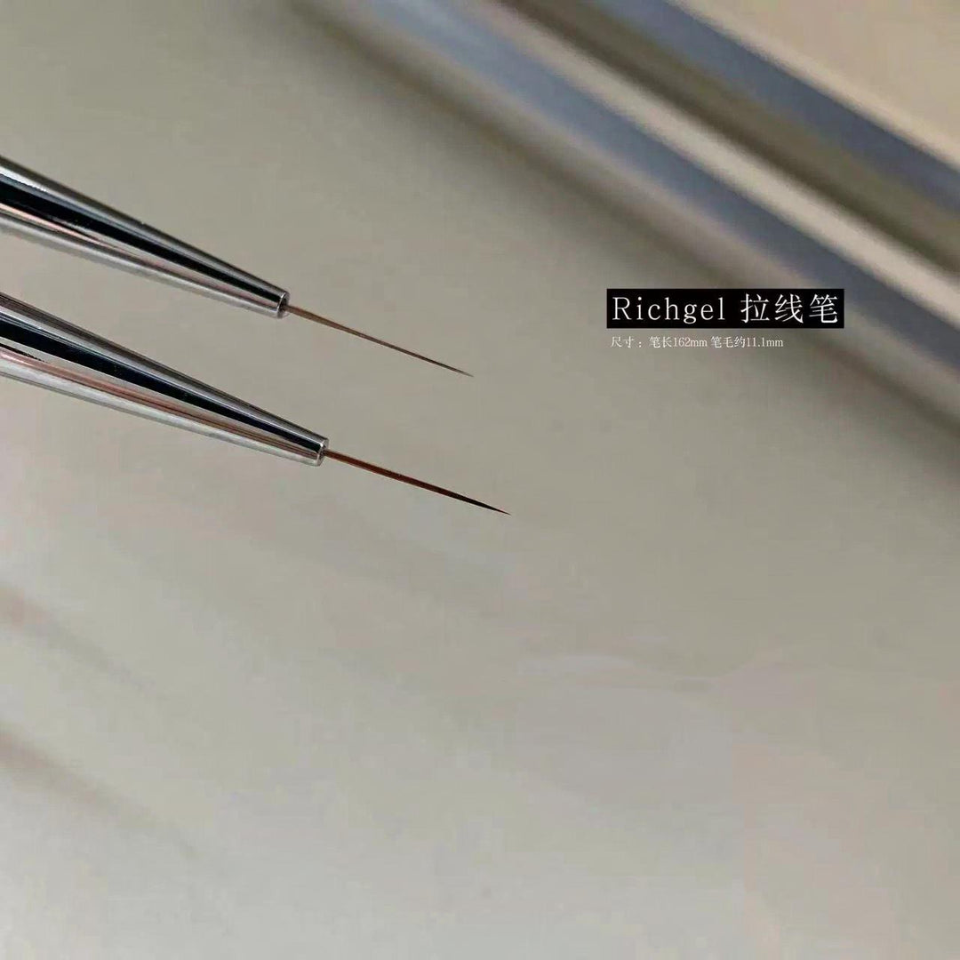 Bee Lady Nails - Creamy Brush R7 Long Liner