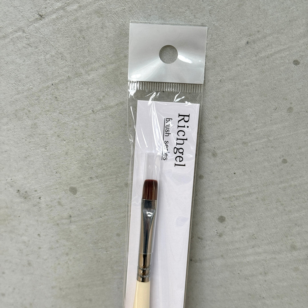 Bee Lady Nails - Creamy Brush R2 Round